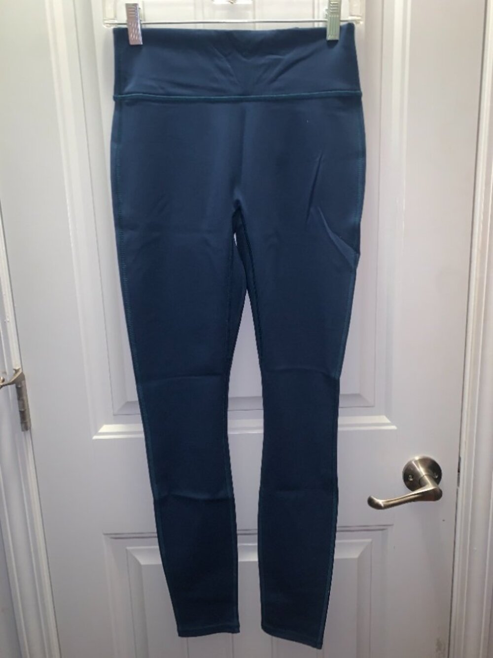 Motion 365 Navy Leggings with Crisscross Pocket